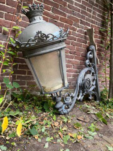 Cast iron wall lamp