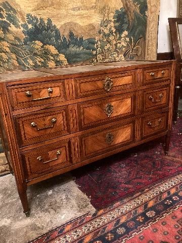 Epoque french seize commode