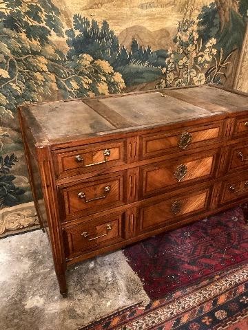 Epoque french seize commode