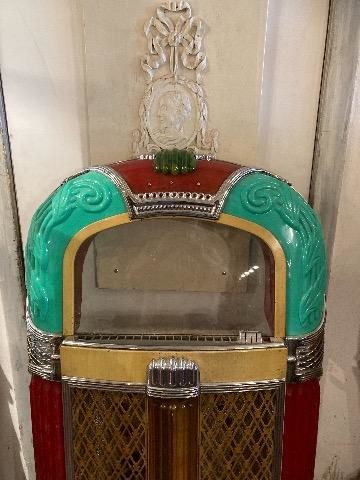 Jukebox door