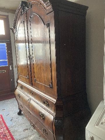 Mahogany cabinet