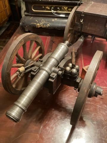 Model cannon